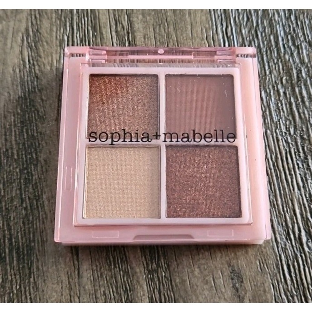Sophia + Mabelle Eyeshadow Quad • The Cleopatra Palette • 0.13 Oz